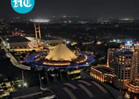 Transforming railway stations into new city centres