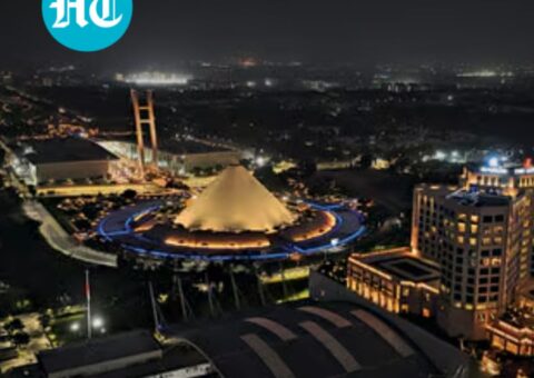 Transforming railway stations into new city centres